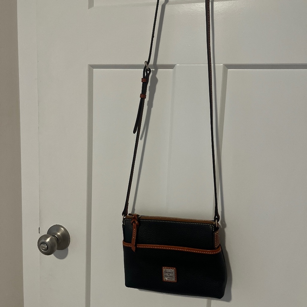 Dooney and Bourke crossbody purse